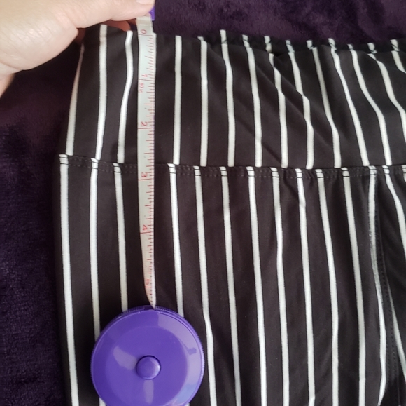 💜5/$25💜Capri leggings - Picture 2 of 7